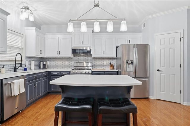 2007 Sequoia Drive, Raymore, MO 64083