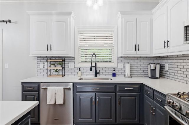 2007 Sequoia Drive, Raymore, MO 64083