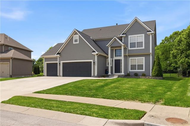 2007 Sequoia Drive, Raymore, MO 64083