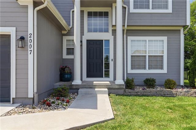 2007 Sequoia Drive, Raymore, MO 64083