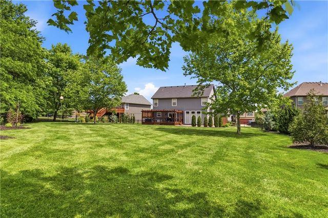 2007 Sequoia Drive, Raymore, MO 64083