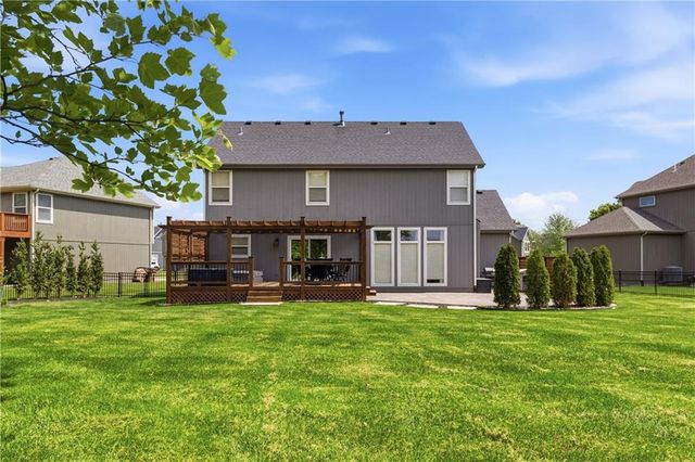 2007 Sequoia Drive, Raymore, MO 64083