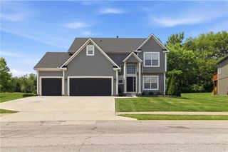 2007 Sequoia Drive, Raymore, MO 64083