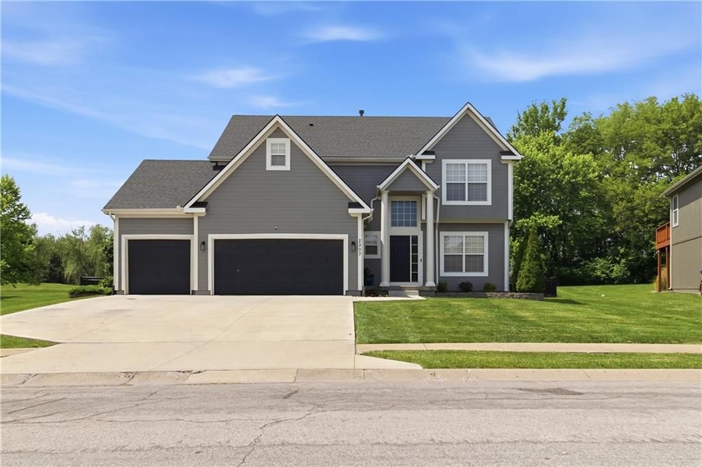2007 Sequoia Drive, Raymore, MO 64083
