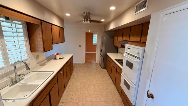 10015 W MOUNTAIN VIEW Road, Sun City, AZ 85351