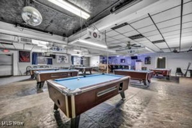 5348 E Lake Road, Sheffield Lake, OH 44054