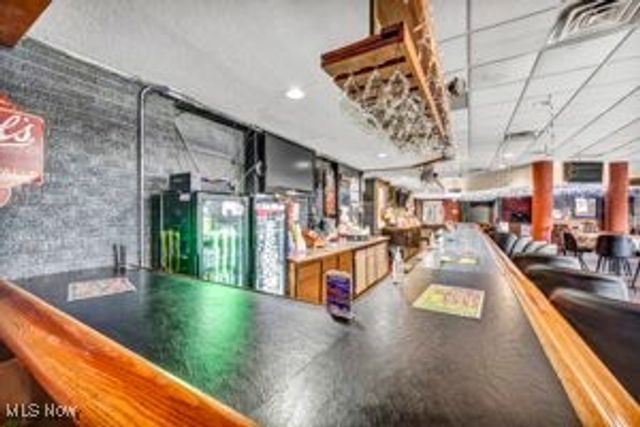 5348 E Lake Road, Sheffield Lake, OH 44054