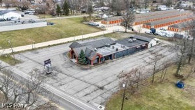 5348 E Lake Road, Sheffield Lake, OH 44054