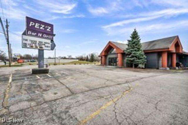 5348 E Lake Road, Sheffield Lake, OH 44054