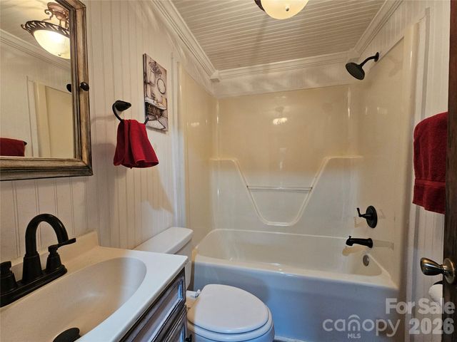 114 Beacon Hill, Ellenboro, NC 28040