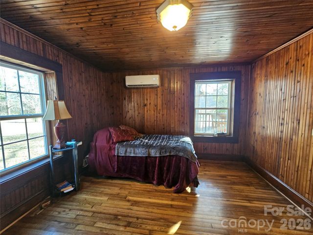 114 Beacon Hill, Ellenboro, NC 28040