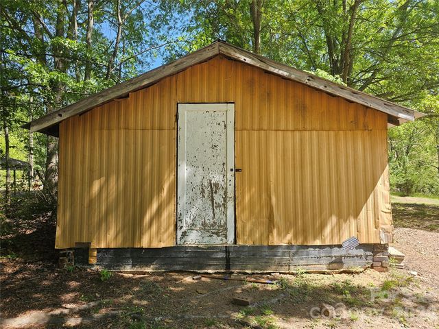 114 Beacon Hill, Ellenboro, NC 28040