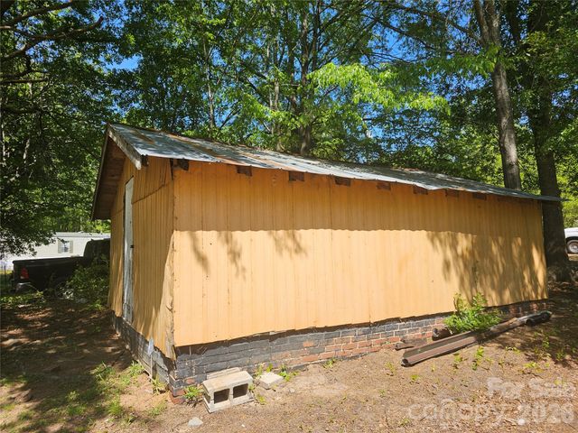 114 Beacon Hill, Ellenboro, NC 28040