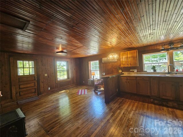 114 Beacon Hill, Ellenboro, NC 28040