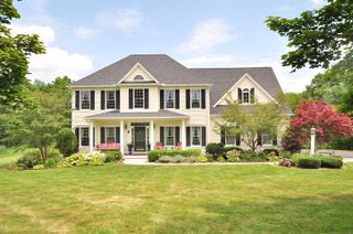 190 Shadow Pond Lane, Suffield, CT 06078