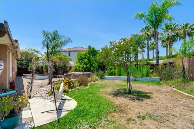 1294 Burgundy Rose, Beaumont, CA 92223