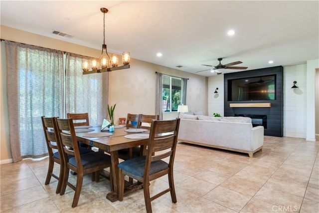 1294 Burgundy Rose, Beaumont, CA 92223