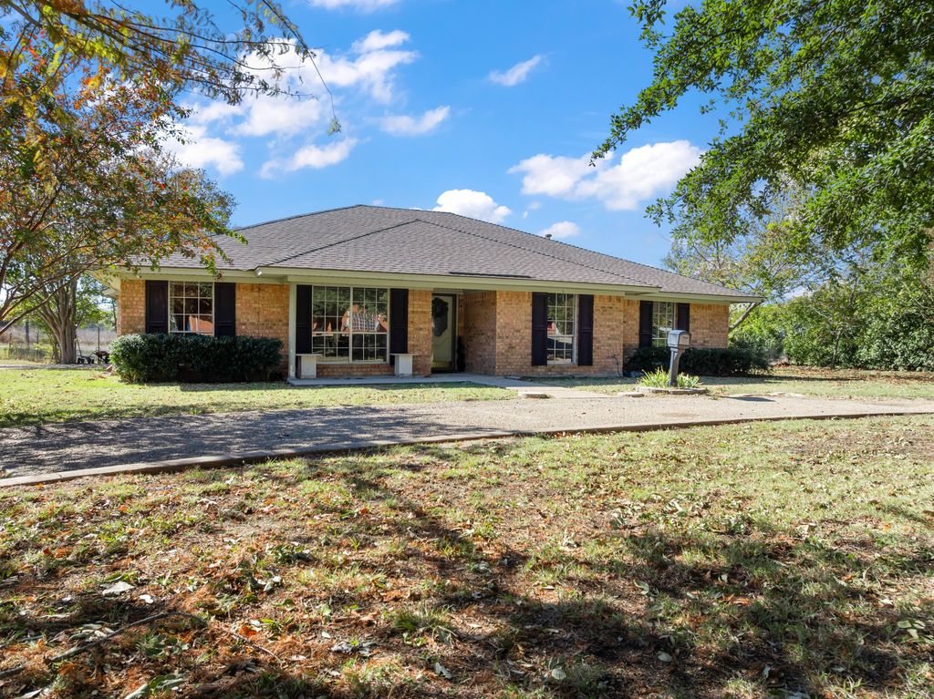 616 S Files Street, Itasca, TX 76055