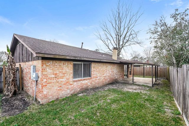 2306 Cambridge Court N, League City, TX 77573