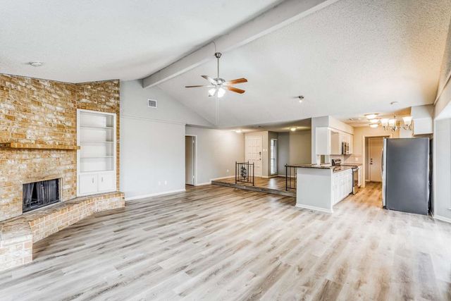 2306 Cambridge Court N, League City, TX 77573