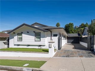 21555 Mulholland, Woodland Hills, CA 91364