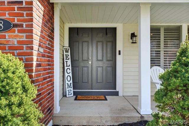 548 Windsor Mill Drive, Ballwin, MO 63011
