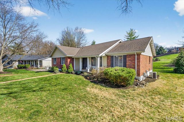 548 Windsor Mill Drive, Ballwin, MO 63011