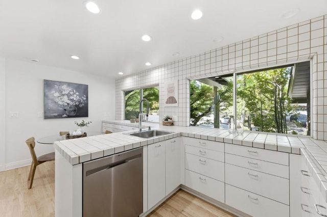 873 Lockhaven Drive, Los Altos, CA 94024