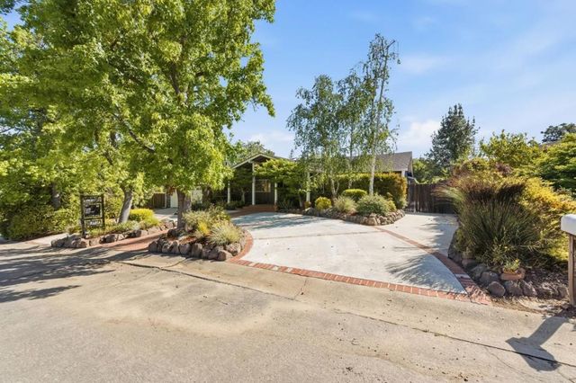 873 Lockhaven Drive, Los Altos, CA 94024