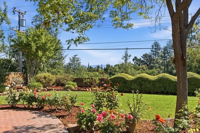 873 Lockhaven Drive, Los Altos, CA 94024