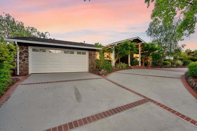 873 Lockhaven Drive, Los Altos, CA 94024
