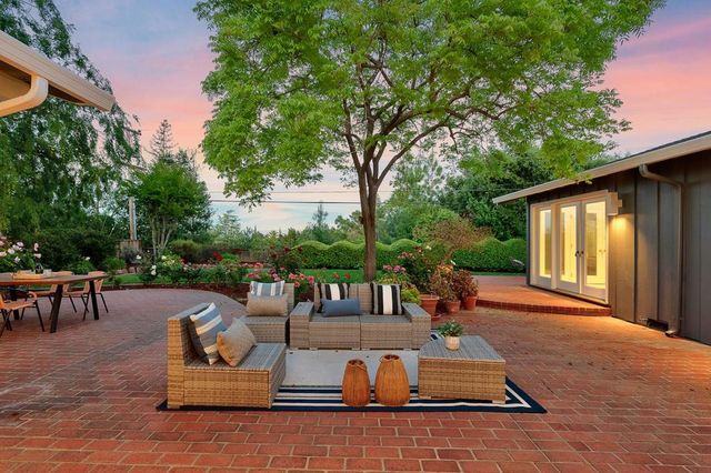 873 Lockhaven Drive, Los Altos, CA 94024