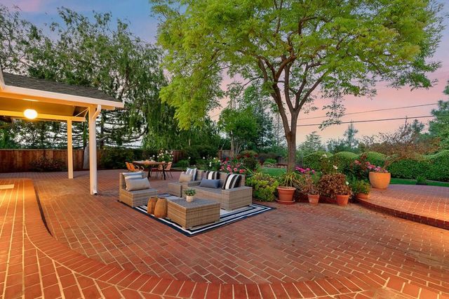 873 Lockhaven Drive, Los Altos, CA 94024