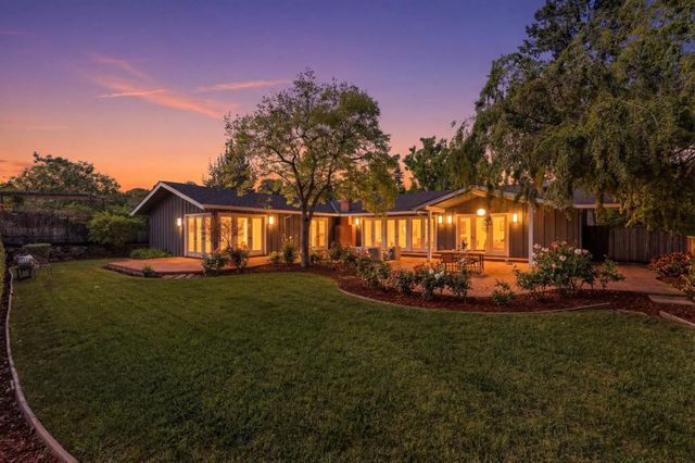 873 Lockhaven Drive, Los Altos, CA 94024