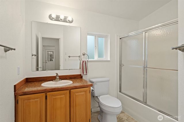 900 NE Saturn Lane, Bremerton, WA 98311