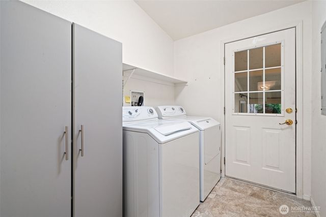 900 NE Saturn Lane, Bremerton, WA 98311
