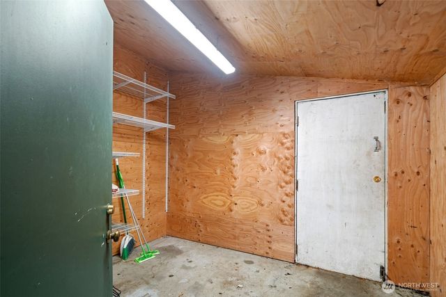 900 NE Saturn Lane, Bremerton, WA 98311