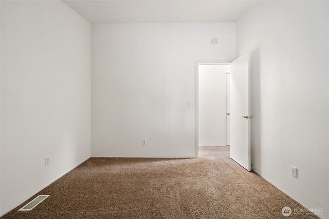 900 NE Saturn Lane, Bremerton, WA 98311