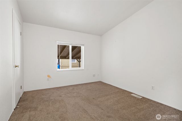 900 NE Saturn Lane, Bremerton, WA 98311