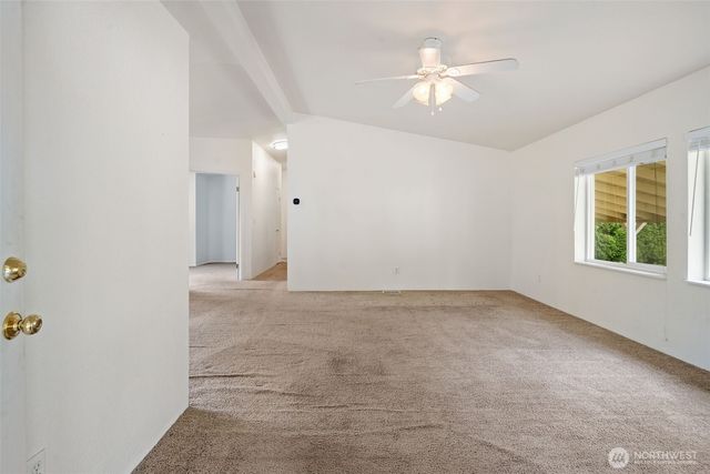 900 NE Saturn Lane, Bremerton, WA 98311