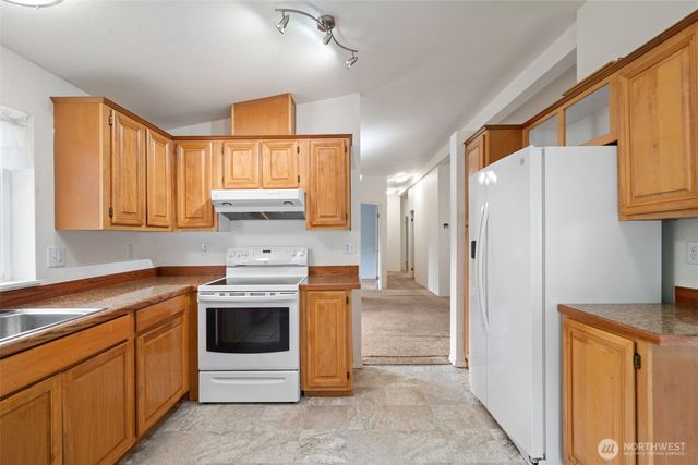 900 NE Saturn Lane, Bremerton, WA 98311