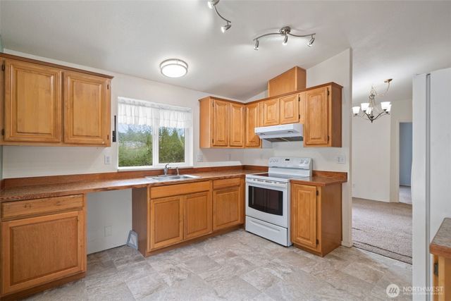 900 NE Saturn Lane, Bremerton, WA 98311