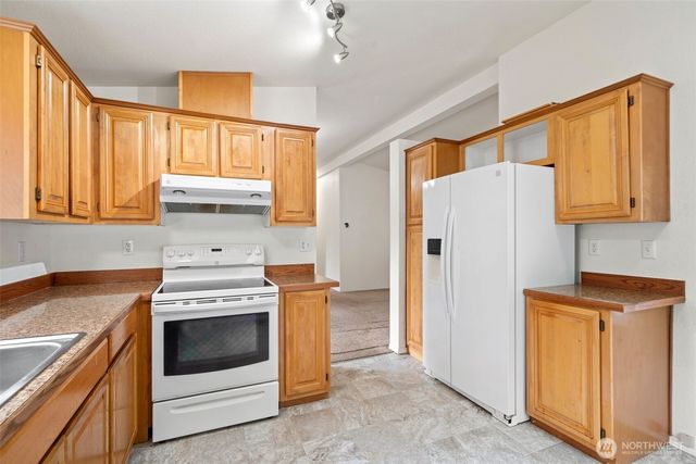 900 NE Saturn Lane, Bremerton, WA 98311