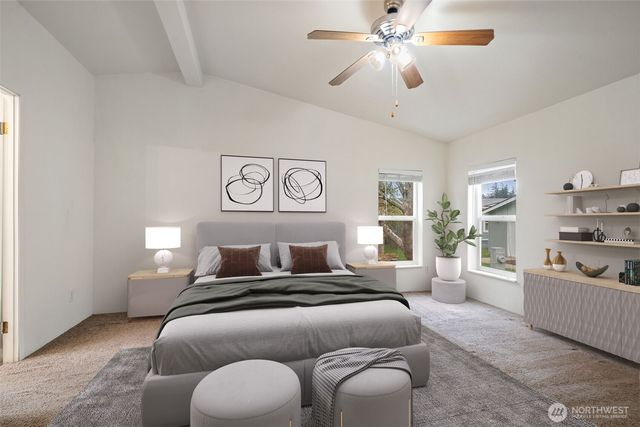 900 NE Saturn Lane, Bremerton, WA 98311