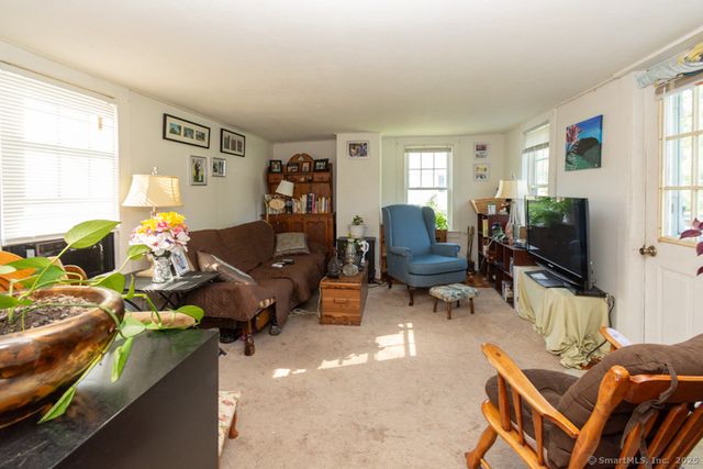 74 North Street, Manchester, CT 06042