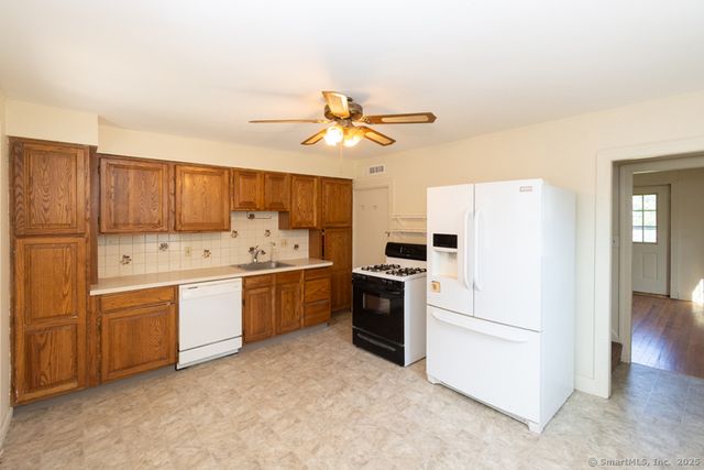 74 North Street, Manchester, CT 06042