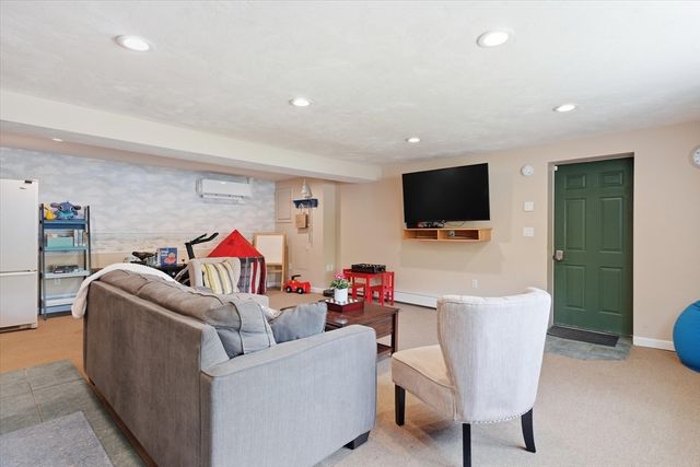 9 Brady Rd Ext, Westborough, MA 01581