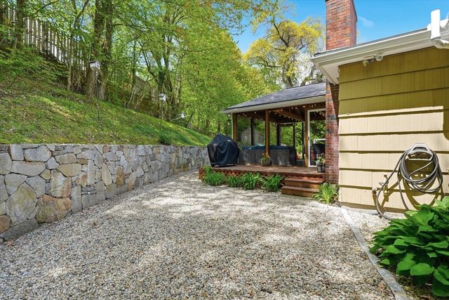 9 Brady Rd Ext, Westborough, MA 01581