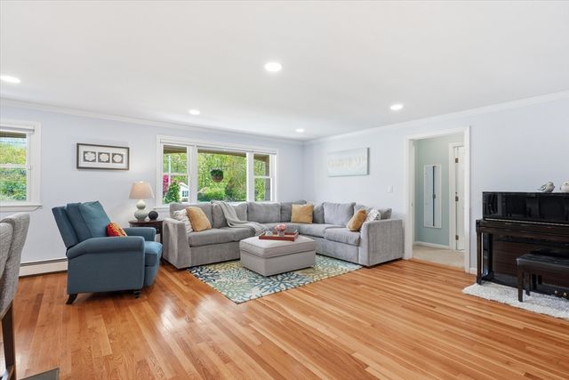 9 Brady Rd Ext, Westborough, MA 01581