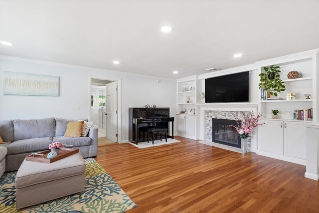 9 Brady Rd Ext, Westborough, MA 01581